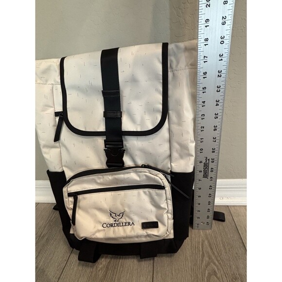 Ogio XIX 20 Backpack White Creme Digital Print NWT - Picture 7 of 8